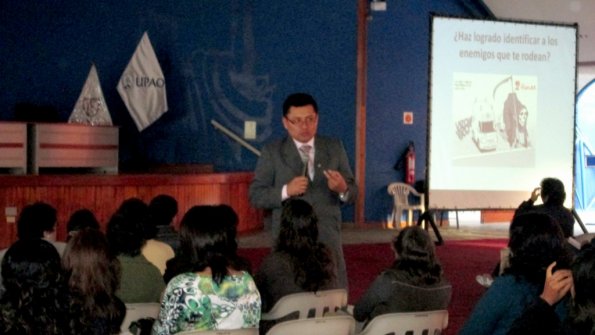 CONFERENCIA PARA PADRES DE PRIMARIA.JPG